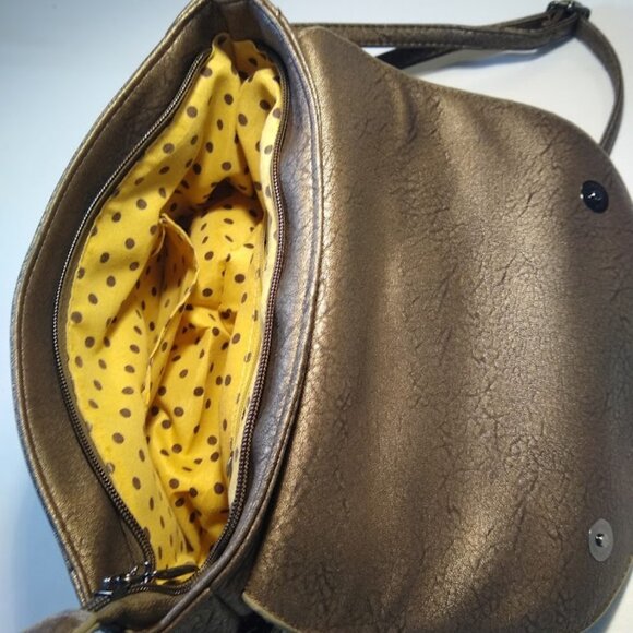 NO name soft bronze metallic purse - Picture 5 of 10